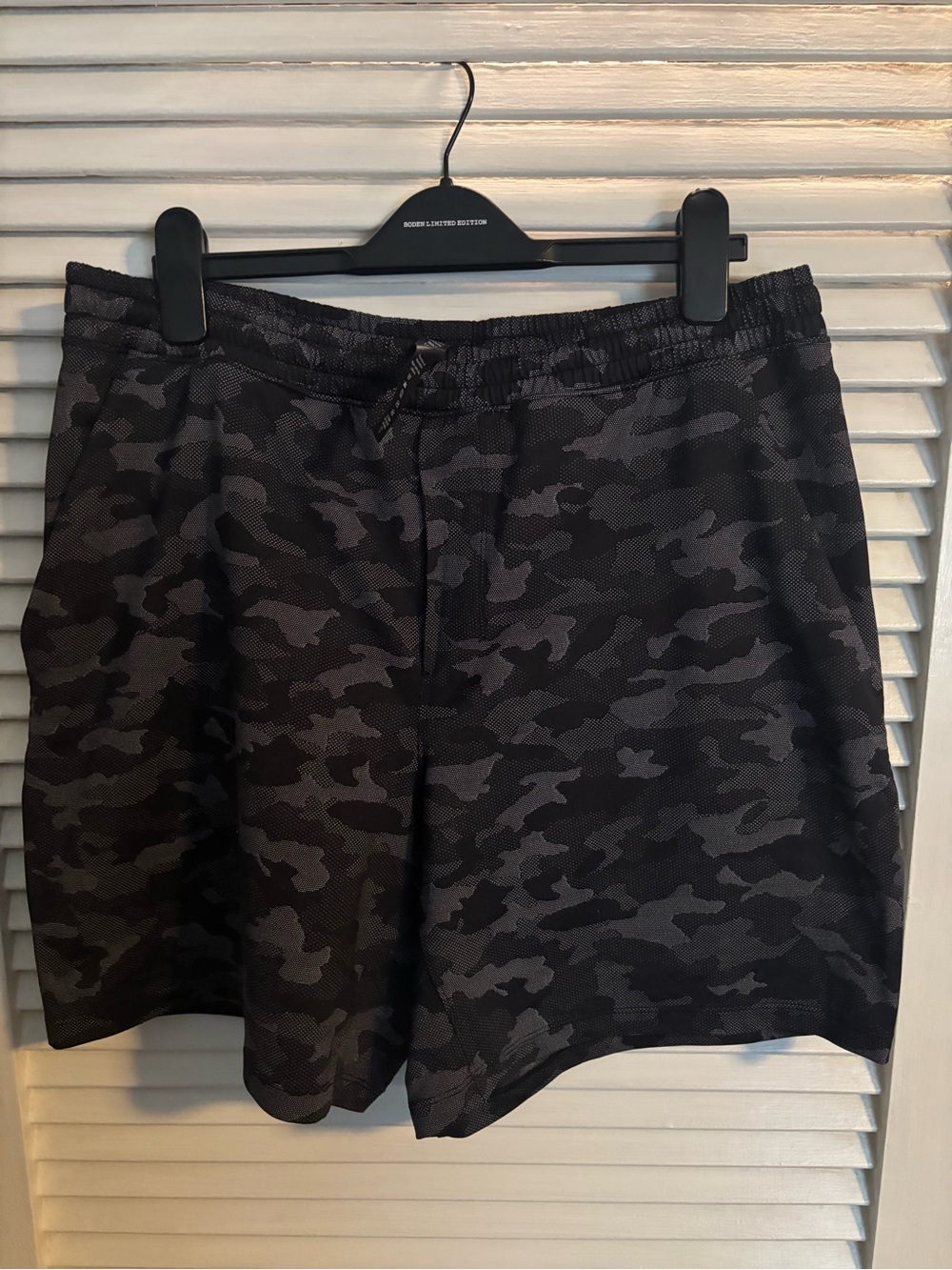 lululemon athletica Pace Breaker 7” Lined Black Camo Men's Athletic Shorts